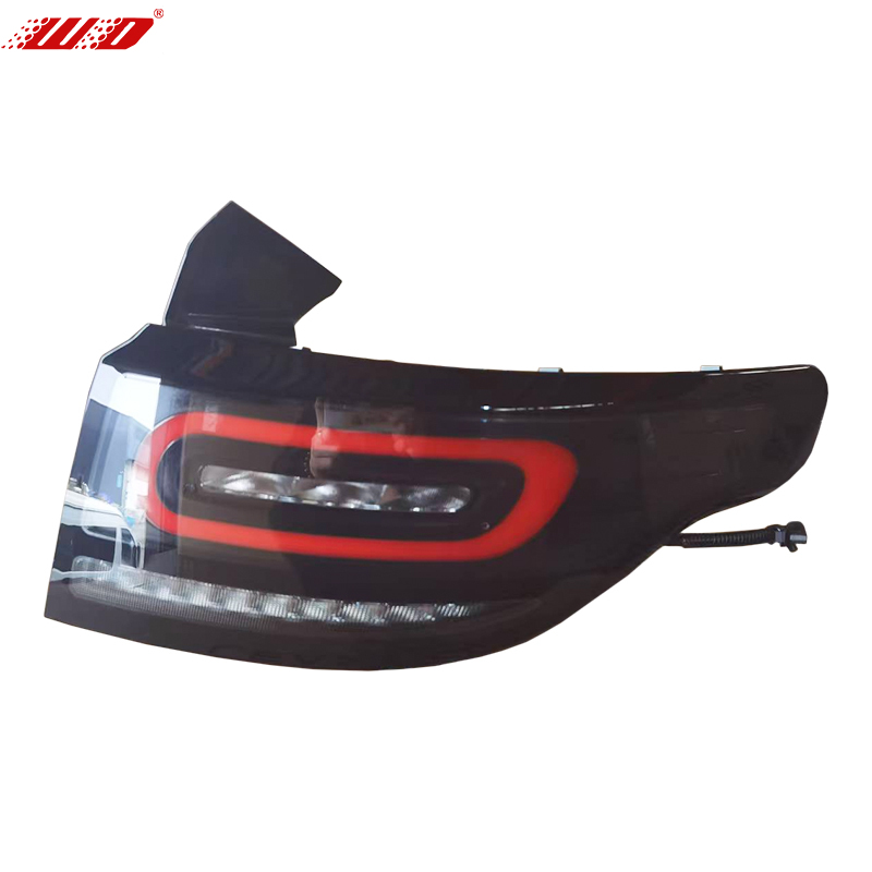 3.0.01.10.00124 - الضوء الخلفي الأيمن